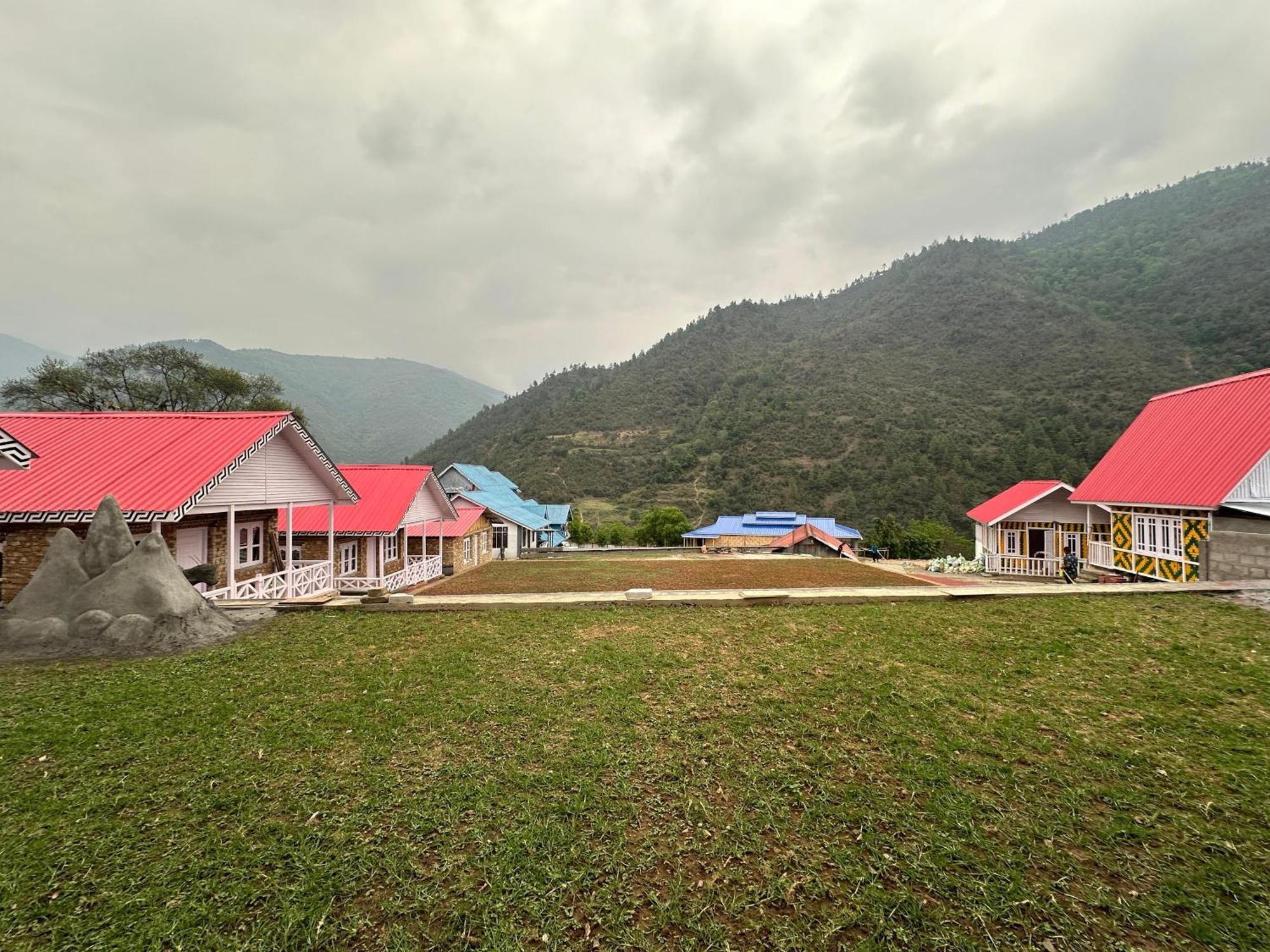 Brokpa Estate Apartment Dirang Bagian luar foto