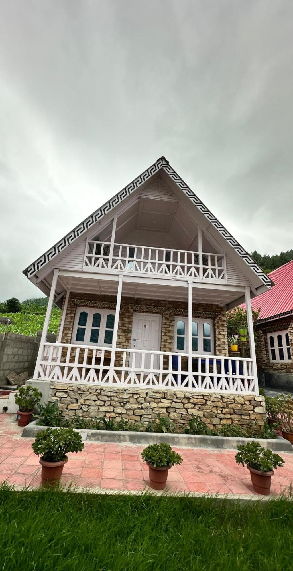 Brokpa Estate Apartment Dirang Bagian luar foto