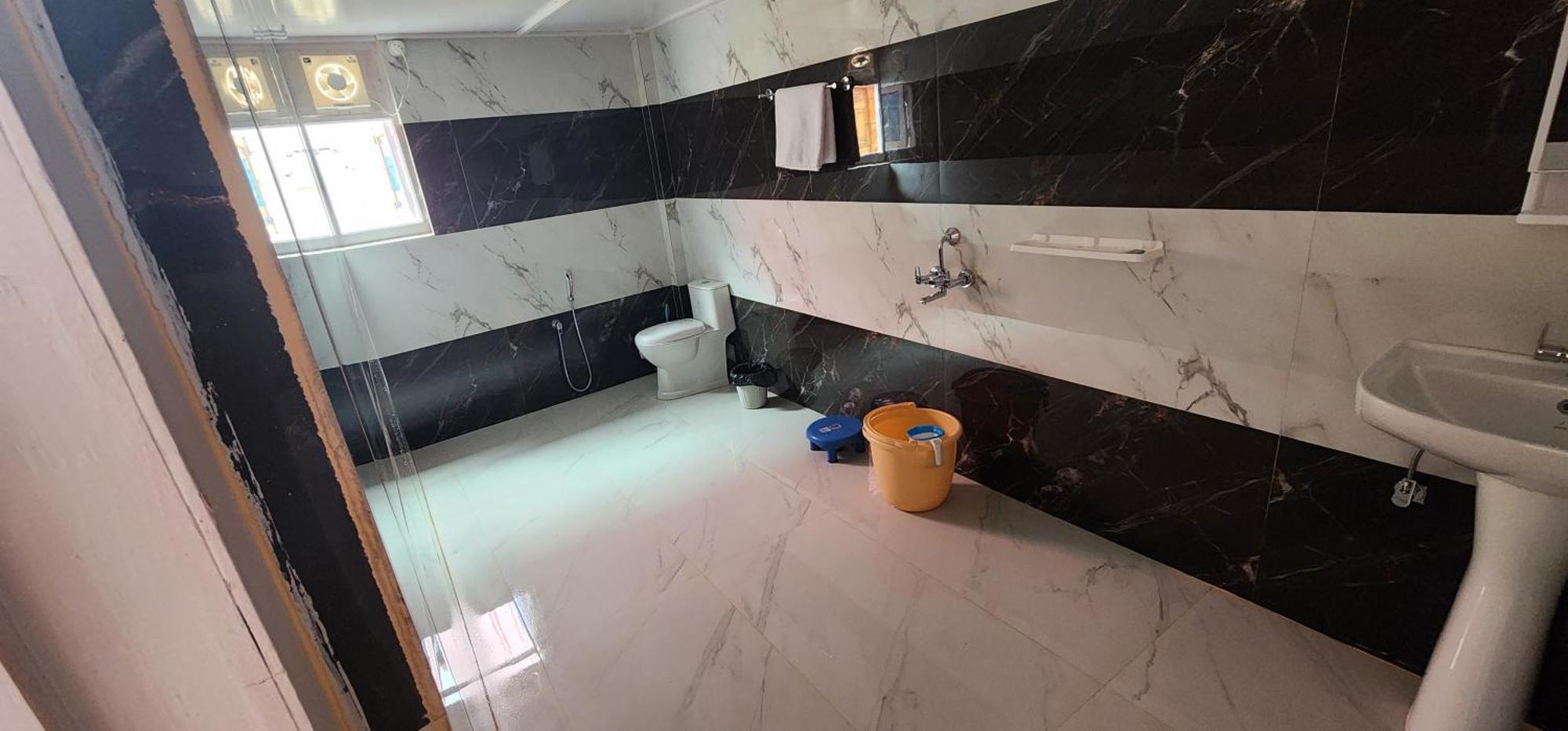 Brokpa Estate Apartment Dirang Bagian luar foto